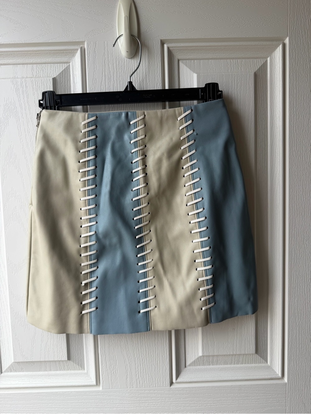 miami Blue and Cream Lace-Trim Two-Tone Mini Skirt